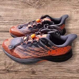 Speedgoat 5 Youth Castelrock/Vibrant Orange size 7. New NOT original box.